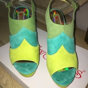 ION Green Platform Heels